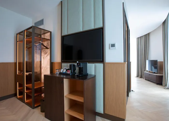 Circle6 Hotel