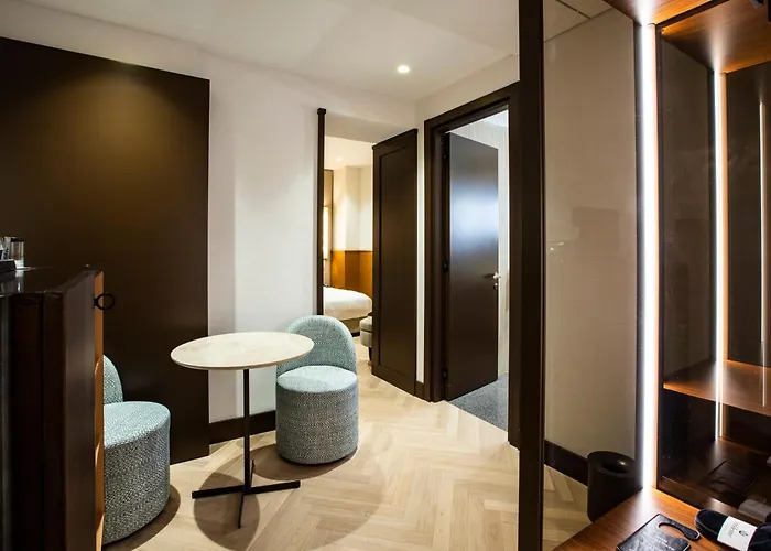 Hotel Circle6
