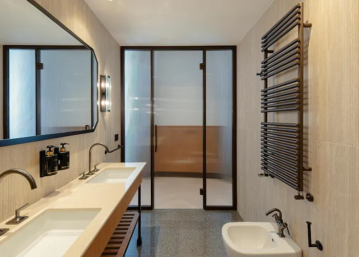 Hotel Circle6 4*